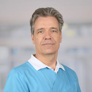 Dr. med. Hanns Bredereke-Wiedling - Chefarzt - Zentrale Notaufnahme - Evangelisches Amalie Sieveking Krankenhaus Hamburg