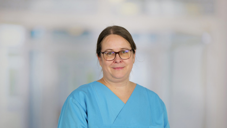 Portrait von Dr. med. Saskia Otte, Chefärztin, Geriatrie und Physikalische Medizin, Evangelisches Amalie Sieveking Krankenhaus, Hamburg-Volksdorf Portrait von Dr. med. Saskia Otte, Chefärztin, Geriatrie und Physikalische Medizin, Evangelisches Amalie Sieveking Krankenhaus, Hamburg-Volksdorf