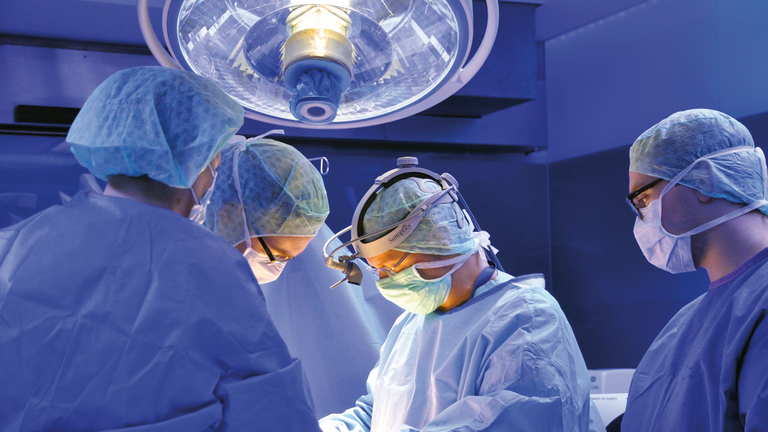 Ärzte und Medizinisches personal während der OP, Weiterbildung, Fachveranstaltung, Klinik für Allgemein-, Viszeral- und koloproktologische Chirurgie, Evangelisches Amalie Sieveking Krankenhaus, Hamburg-Volksdorf Ärzte und Medizinisches personal während der OP, Weiterbildung, Fachveranstaltung, Klinik für Allgemein-, Viszeral- und koloproktologische Chirurgie, Evangelisches Amalie Sieveking Krankenhaus, Hamburg-Volksdorf