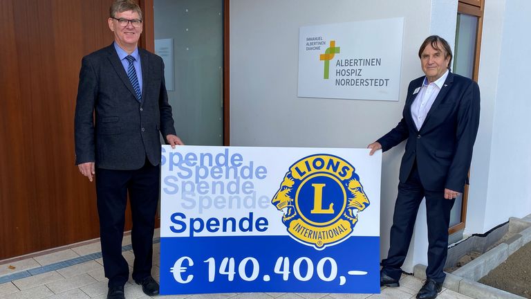 Albertinen Hospiz Norderstedt -  Scheckübergabe des Lions Club an Geschäftsführer Andreas Hausberg
