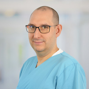 Portrait von Christoph Freese, Oberarzt Anästhesiologie und Intensivmedizin, Amalie Sieveking Krankenhaus
