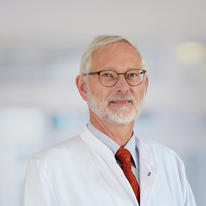 Portraitfoto Chefarzt Michael Musolf, Klinik Geriatrie und Physikalische Medizin, Evangelisches Amalie Sieveking Krankenhaus, Hamburg