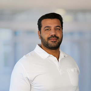 Tarek Salman ist Oberarzt für Orthopädie und Unfallchirurgie im Evangelischen Amalie Sieveking Krankenhaus