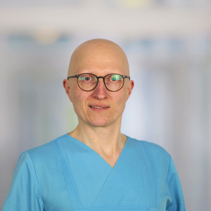 Portrait von Dr. Markus Nier, Oberarzt Anästhesiologie und Intensivmedizin im Evangelischen Amalie Sieveking Krankenhaus, Hamburg