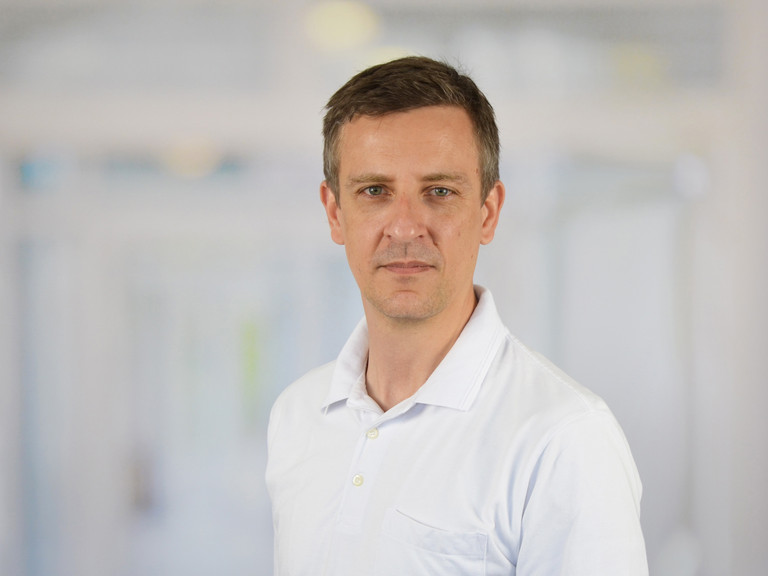 Portraitfoto Priv.-Doz. Dr. Johannes Kluwe, Chefarzt Klinik für Allgemeine Innere Medizin und Gastroenterologie im Evangelischen Amalie Sieveking Krankenhaus in Hamburg-Volksdorf