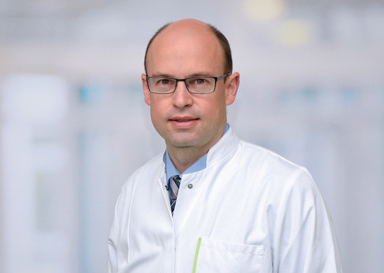 Prof. Dr. med. Ernst von Dobschütz, Chefarzt, Zentrum für Endokrine Chirurgie, Ärztlicher Direktor, Evangelisches Amalie Sieveking Krankenhaus