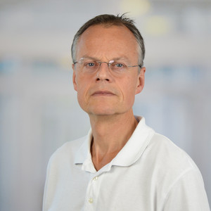 Chefarzt Olaf Pingen, Klinik Orthopädie, Unfallchirurgie, Wirbelsäulenchirurgie, Evangelisches Amalie Sieveking Krankenhaus, Hamburg-Volksdorf Chefarzt Olaf Pingen, Klinik Orthopädie, Unfallchirurgie, Wirbelsäulenchirurgie, Evangelisches Amalie Sieveking Krankenhaus, Hamburg-Volksdorf